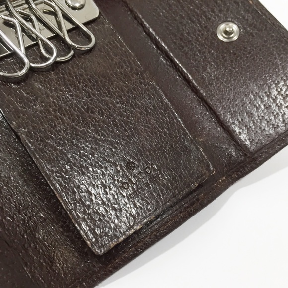 Gucci brown distressed monogram canvas and leather key wallet - Picture 11 of 12
